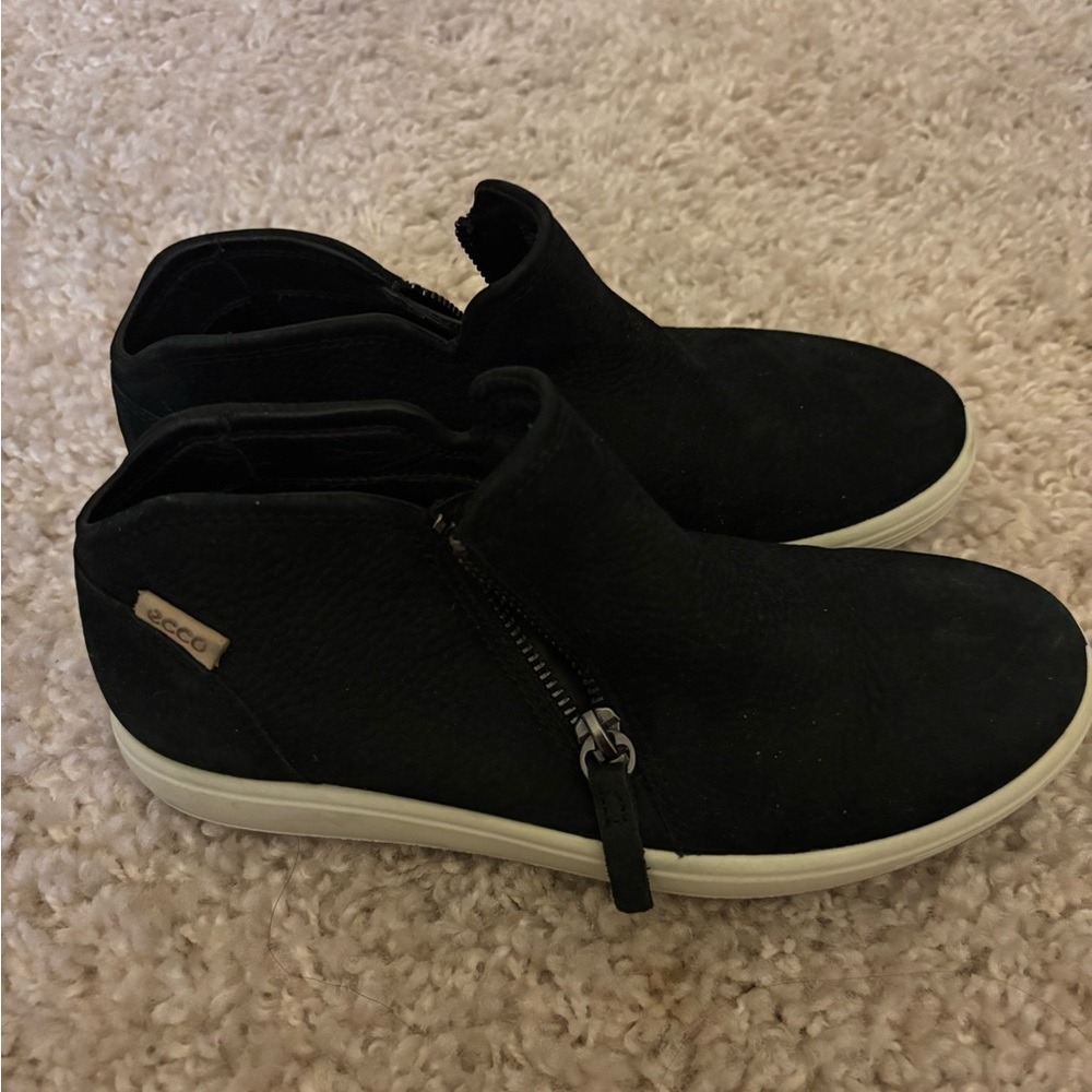 Ecco Black Casual Booties